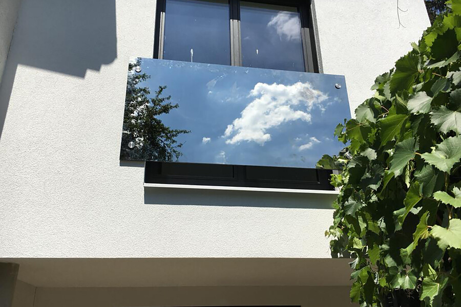 Ein französischer Balkon mit Absturzsicherung präsentiert von Glas Holzinger.