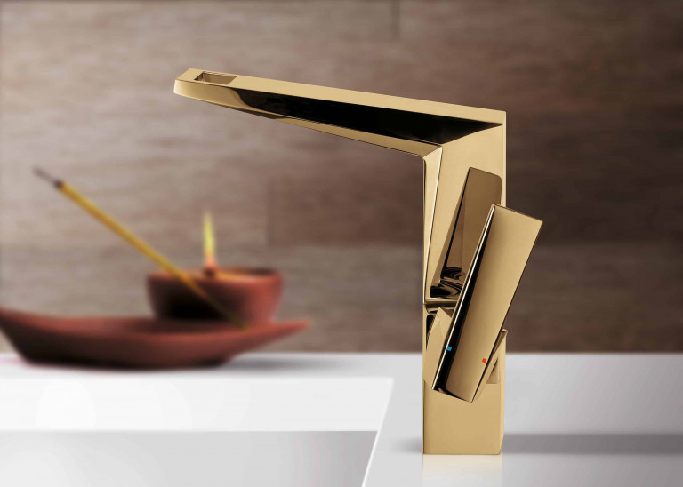 Armatur in glänzend gold von Grohe.