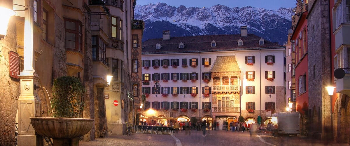 Das Goldene Dachl, eines der zahlreichen Wahrzeichen Tirols in Innsbruck.